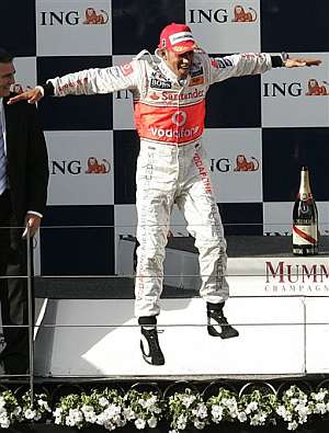Lewis Hamilton vuela