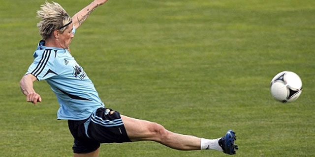 The Spanish striker Fernando Torres selection for a entrenamiento.I EFE