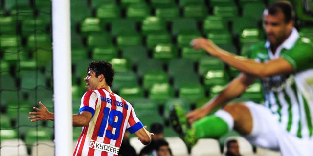 Diego Costa celebra el 0-1 en el Villamarín. | Reuters