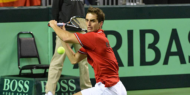 Albert Ramos se dispone a devolver una bola de revés. | Afp