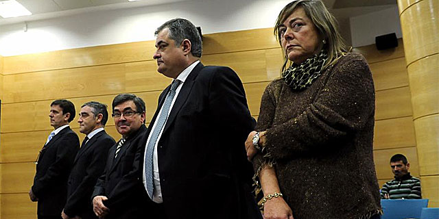 Los acusados Fuentes, Labarta, Belda, Saiz y Yolanda Fuentes, en el juicio. | Bernardo Díaz