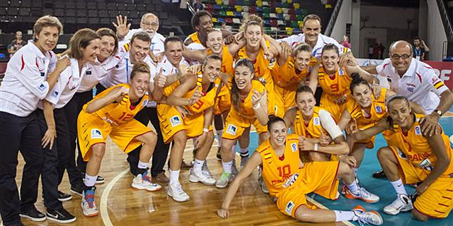 Las jugadoras de la selección española Sub'20 celebran su triunfo ante Italia. | Foto: FEB.es Las jugadoras de la selección española Sub'20 celebran su triunfo ante Italia. | Foto: FEB.es