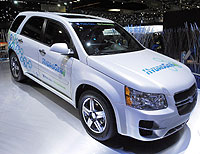 El nuevo Chevrolet Equinox, que no emite gases contaminantes y usa hidr&oacute;geno como combustible y c&eacute;lulas el&eacute;ctricas, presentado en Ginebra. (Foto: Efe)