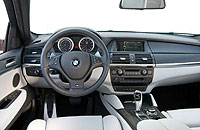 BMW X5 y X6, estampida de caballos