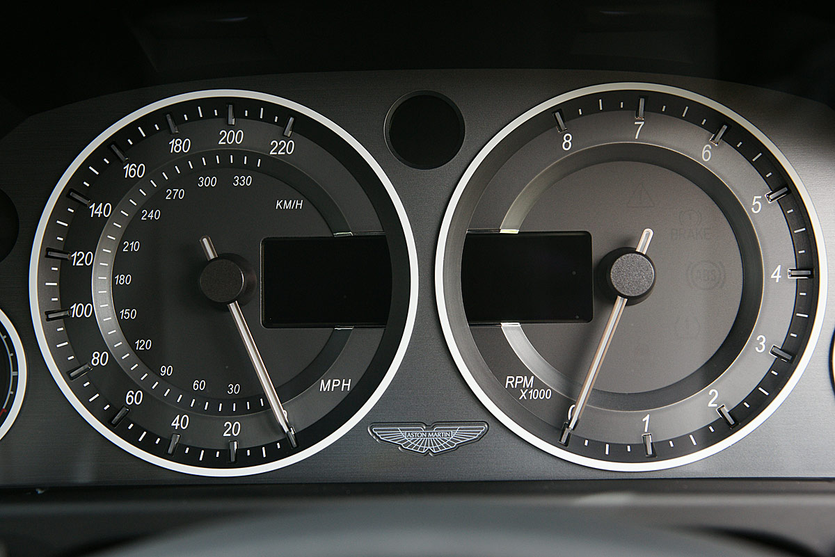 http://estaticos02.cache.el-mundo.net/elmundomotor/imagenes/2010/07/27/coches/1280222799_extras_ladillos_8_g_1.jpg