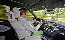 Al volante del Mercedes ML Al volante del Mercedes ML