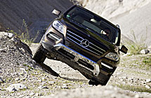 Al volante del Mercedes ML Al volante del Mercedes ML