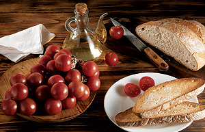 Hortalizas y aceite de oliva, base de la dieta mediterránea. (Foto: EL MUNDO) Hortalizas y aceite de oliva, base de la dieta mediterránea. (Foto: EL MUNDO)