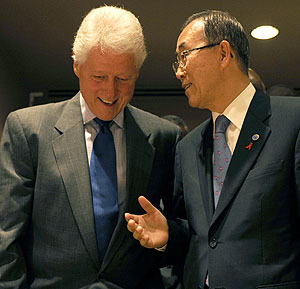 Bill Clinton y Ban Ki Moon durante la reuni�n de la ONU (AFP)