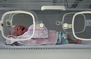 Un recién nacido recibe cuidados en un hospital de China. (Foto: Reuters) Un recién nacido recibe cuidados en un hospital de China. (Foto: Reuters)