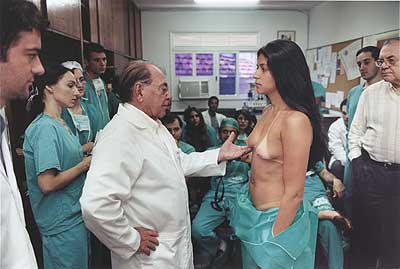 Se puede poner el pecho pequeño que
