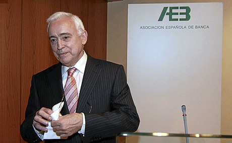 Los bancos españoles asumen parte de la culpa financiera de los años de excesos