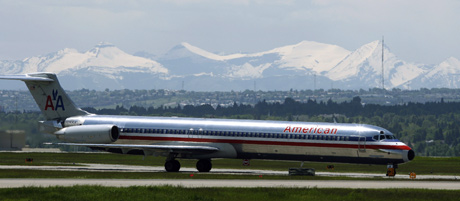 Avión de American Airlines. Iberia aportaría el vínculo con Hispanoamérica. (REUTERS) Avión de American Airlines. Iberia aportaría el vínculo con Hispanoamérica. (REUTERS)