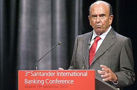 Emilio Botín, presidente del Banco Santander, durante la conferencia ofrecida en la sede del banco, en Boadilla del Monte, Madrid. | Efe