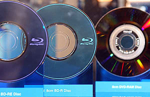 Discos Blu-ray expuestos en la edición de CES 2008. (Foto: AFP)