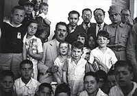 Protegidos. Con el presidente C�rdenas (centro).