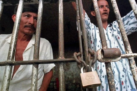 Condenados a muerte por violación y asesinato en una cárcel de Guatemala en 1996.