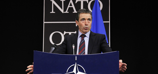 Rasmussen durante la rueda de prensa en Bruselas. | Reuters
