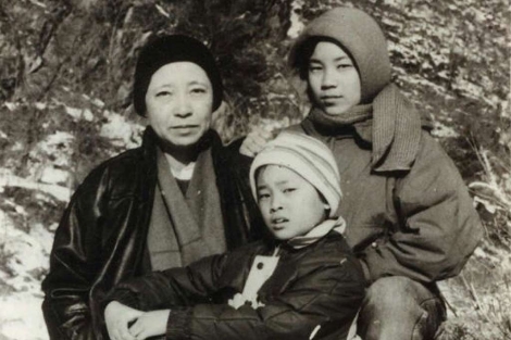 Foto de la familia Oh en 1991, única que se conoce tomada dentro del campo de Yodok.| AI