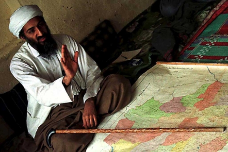 Osama bin Laden en una imagen de 1998, cuando estaba oculto en Afganistán. | Ap
