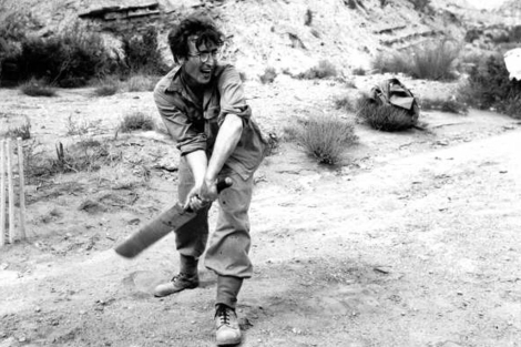 John Lennon jugando al criquet en Almería. | El Mundo.